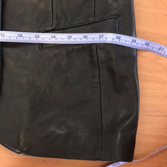 Buttery soft leather vest with multiple button down closure - Picture 7 of 8